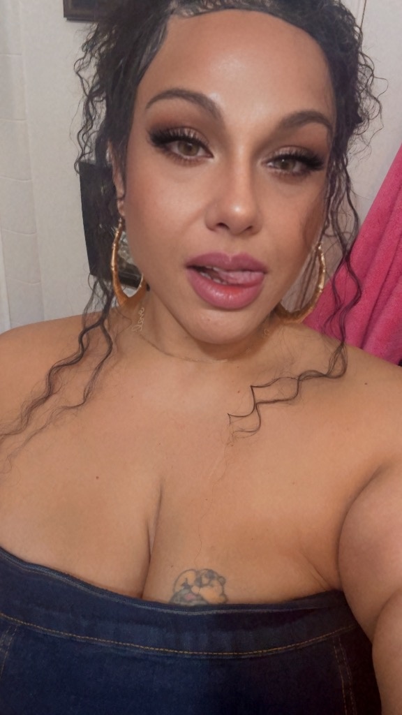 DEEP THROAT GOAT 🤤let me do what your wife won't ✅EXOTIC THICK MILF - Photo 1
