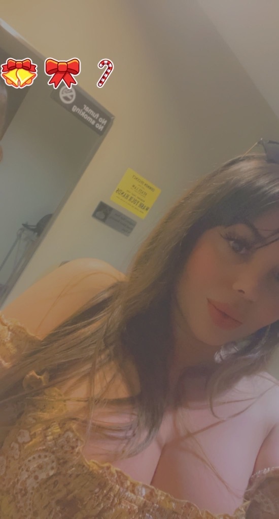 curvy latina uncut fully funtional milky Tgirl - phoenix Trans Escorts