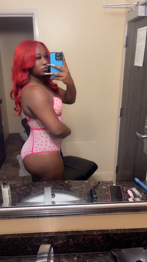You're Favorite Secret 🤫 - Photo 3