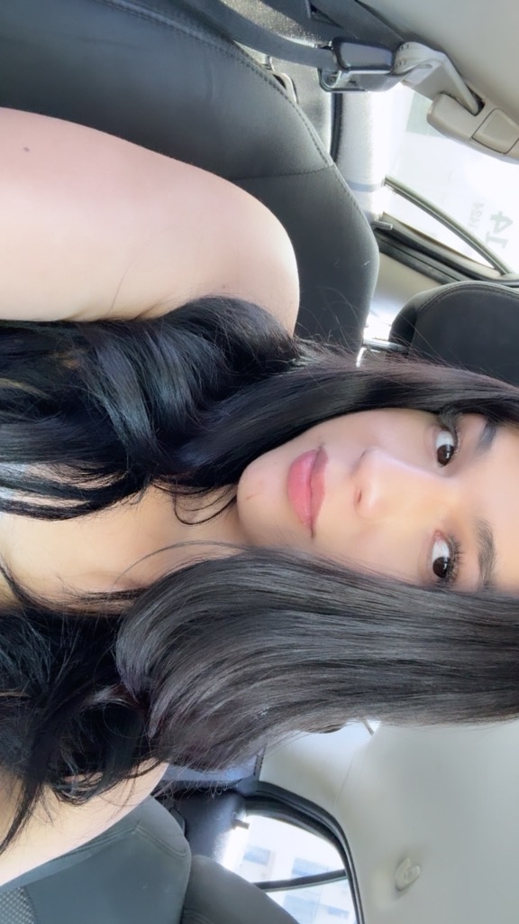 I am a very beautiful girl. - Photo 1