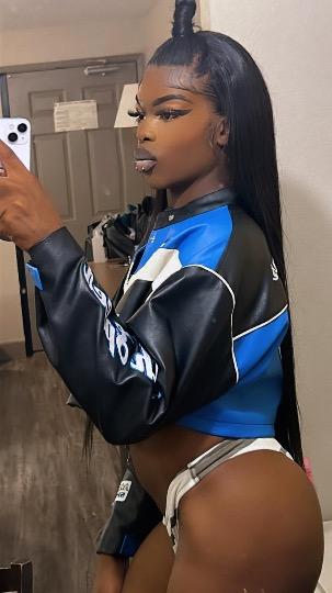 💕TsDiscreet🤫She👅Not🥰 Me🍆Daddy🍑 - Photo 1