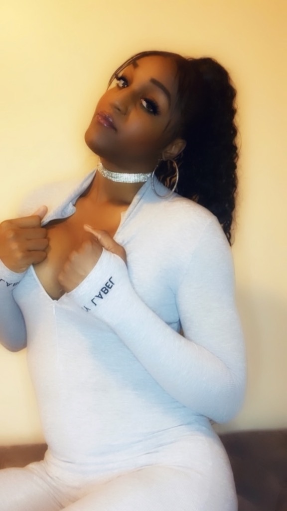 BROWNSKIN Big D Fully L0aded FULLY FUNCTIONAL D - bronx Trans Escorts