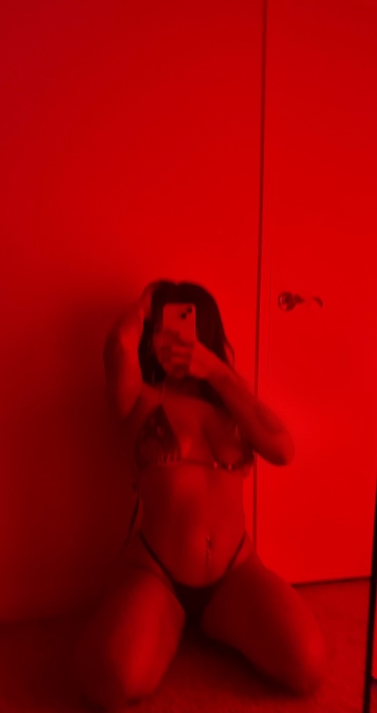 INCALL or OUTCALL ready with Latina - Photo 1